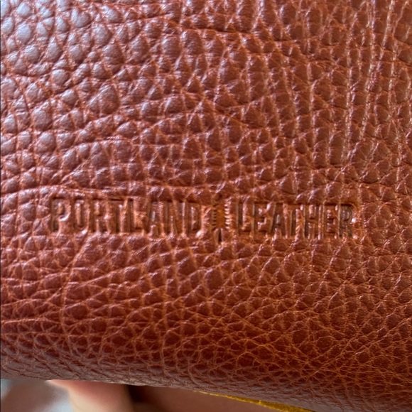 Portland Leather Goods Aspen Shoulder Bag in Sienna Pebbled Leather - Picture 2 of 11